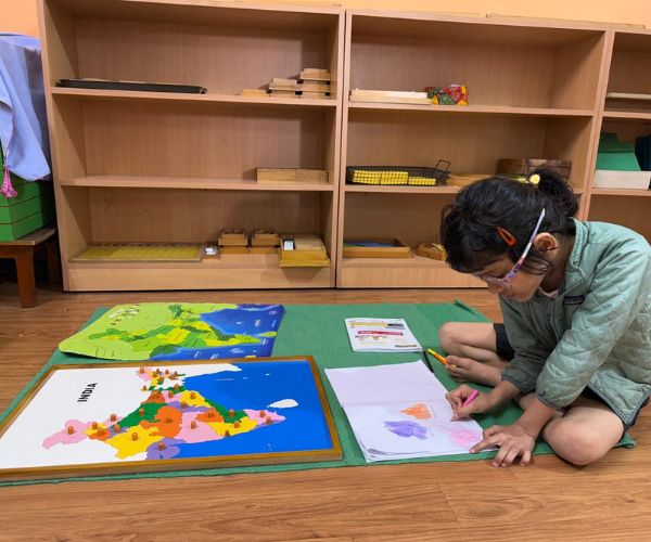 Teachers follow the children